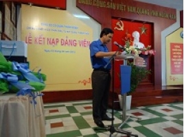 Kết nạp đảng viên mới và dự lễ kỉ niệm ngày thành lập Đảng 3-2